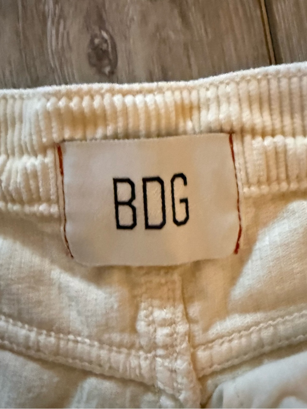 BDG Straight Leg High-Rise corduroy pants in Ivory - Picture 3 of 5
